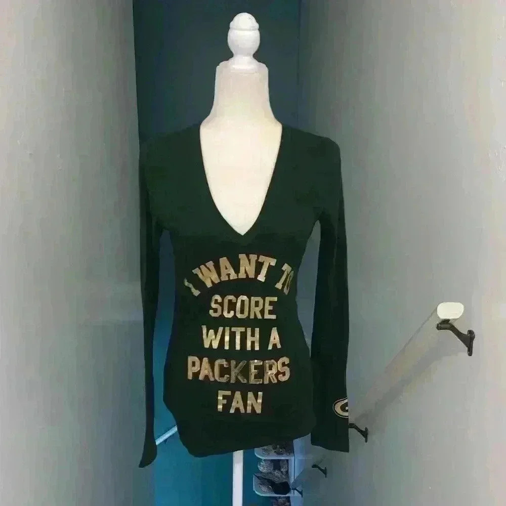 RARE NWT Victoria’s Secret PINK Green Bay Packers long sleeve size small